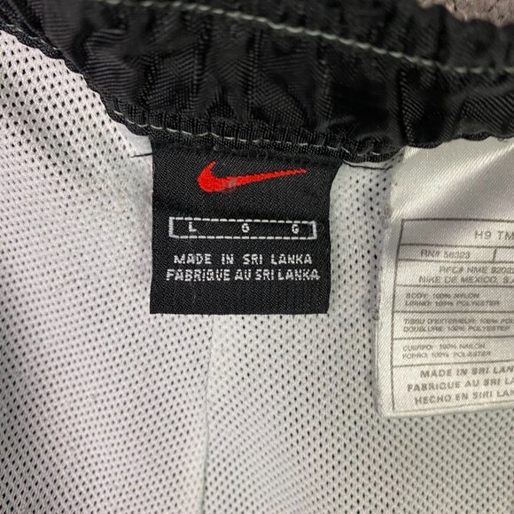 Vintage 90s Y2K Nike Cargo Track Pants Men's Large Black Nylon Baggy Wide Leg - Picture 11 of 16